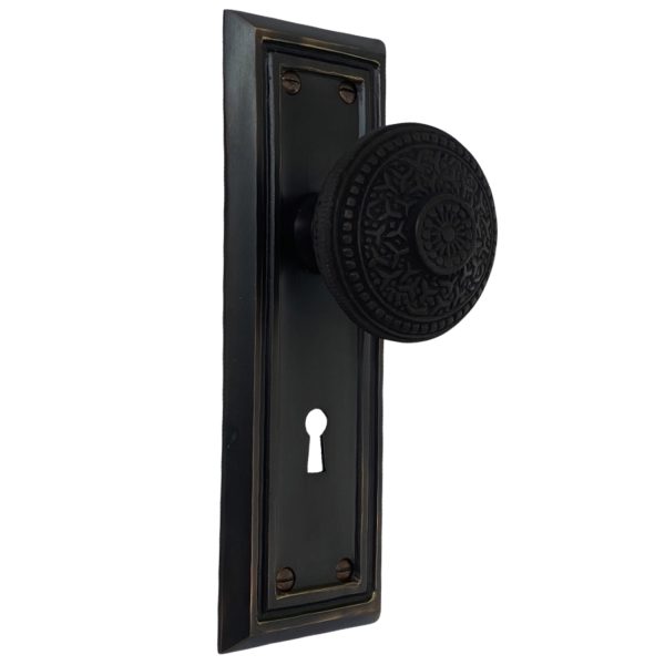 the williamsburg dummy set in oil rubbed bronze with rice door knobs