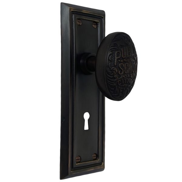 the williamsburg passage set in oil rubbed bronze with new york door knobs