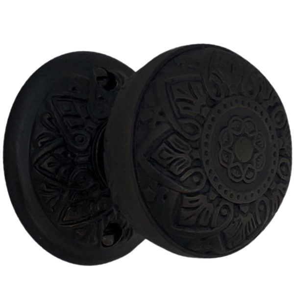 spade round rosette privacy set in oil rubbed bronze with spade door knobs