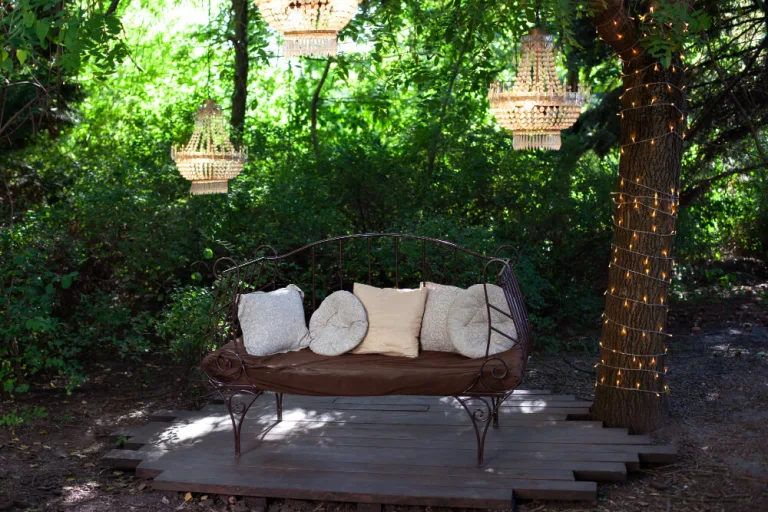 enhancing outdoor spaces with vintage garden furniture and decor (1)