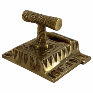 399a17f0-2bf8-5c38-8630-63c2f70291e4.jpg square surface spring latch in brass
